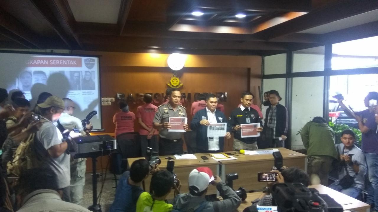Rilis tersangka kasus hoax (Liputan6.com/ Nafiysul Qodar)