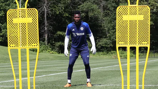 Foto: Latihan Perdana Kiper Anyar MU, Andre Onana saat Tur Pramusim di Amerika Serikat.