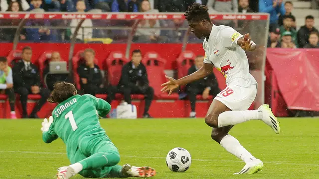 Foto: Drama Hujan Deras dan Hujan Gol di Laga Uji Coba Pramusim antara RB Salzburg Vs Inter Milan