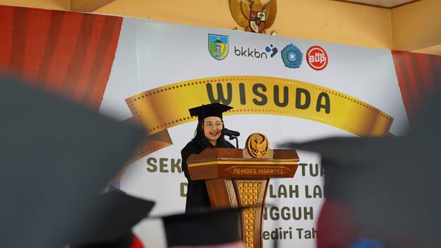 Istri Bupati Kediri Ajak Lulusan SOTH dan Selantang Wujudkan Ketahanan Keluarga