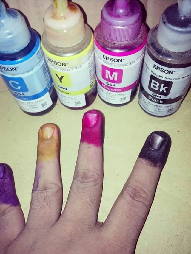 6 Kelakuan Kocak Pakai Tinta Pilkada Ini Bikin Ngakak
