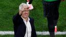 Ekspresi bahagia pelatih Prancis, Didier Deschamps saat merayakan kemenangan timnya atas Austria pada Grup D Euro 2024 di Duesseldorf Arena, Duesseldorf, Jerman, Selasa (18/06/2024) WIB. (AFP/Kenzo Tribouillard)
