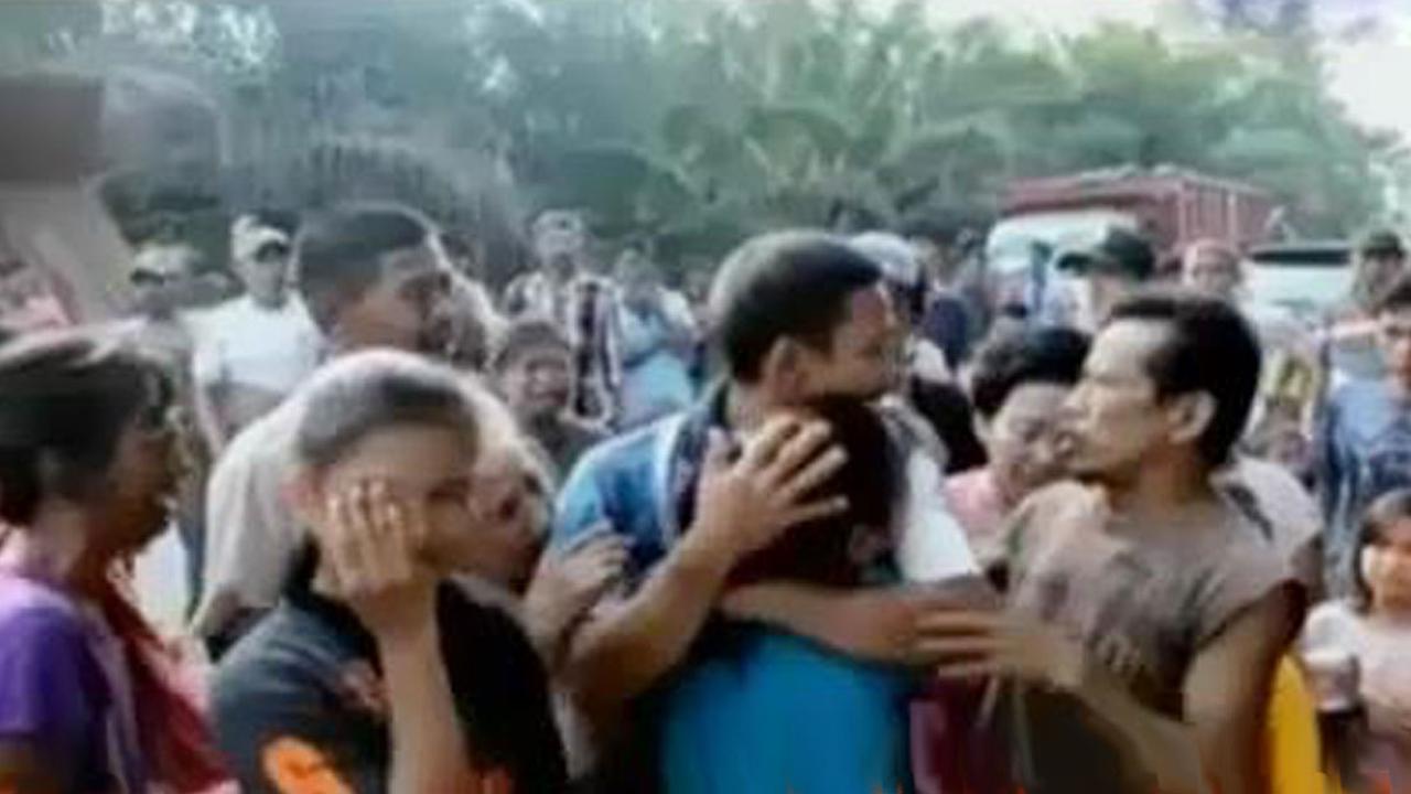 Kepulangan Korban Penculikan Oknum Tentara Disambut Tangis Haru