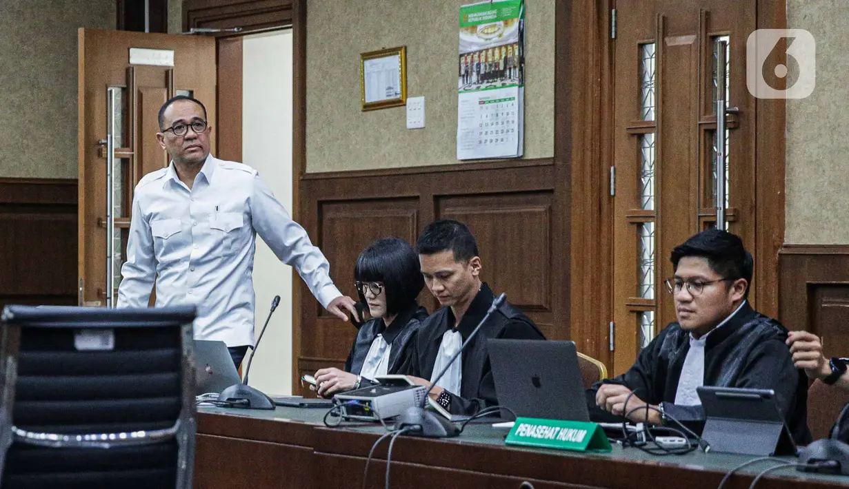 Tim Jaksa Komisi Pemberantasan Korupsi (KPK) menghadirkan sejumlah saksi dalam sidang perkara gratifikasi mantan pejabat Ditjen Pajak Kemenkeu, Rafael Alun Trisambodo. (Liputan6.com/Faizal Fanani)