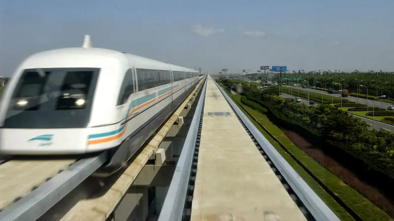 Kereta Shanghai Maglev 2