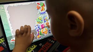 Kasih Gadget ke Anak Tak Harus Bikin Khawatir, Ini Trik yang Bisa Orang Tua Coba. (Liputan6.com/ Yuslianson)