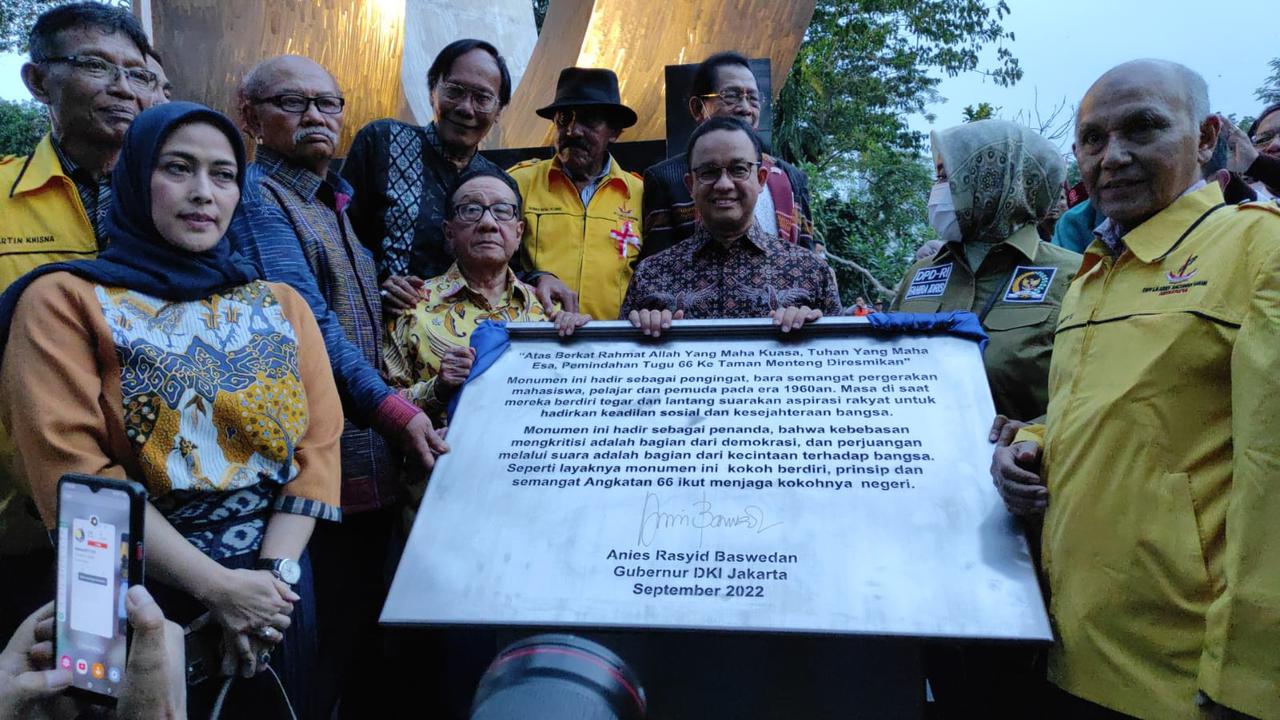 Anies Baswedan resmikan relokasi Monumen Tritura ke Taman Menteng