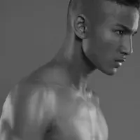 Selain sama ganteng, kekayaan Faiq Bolkiah juga nggak jauh beda dengan CR7. (Foto: Instagram @fjbolkiah)