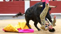 Tiga orang matador terluka parah oleh banteng-banteng sehingga festival San Isidro ditangguhkan untuk pertama kalinya dalam 35 tahun.
