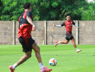 Pemain Persija Jakarta, Witan Sulaeman, saat sesi latihan jelang laga melawan Persib Bandung dalam lanjutan BRI Super League di Persija Training Ground, Bojongsari, Depok, Kamis (7/5/2026). (Bola.com/M Iqbal Ichsan)