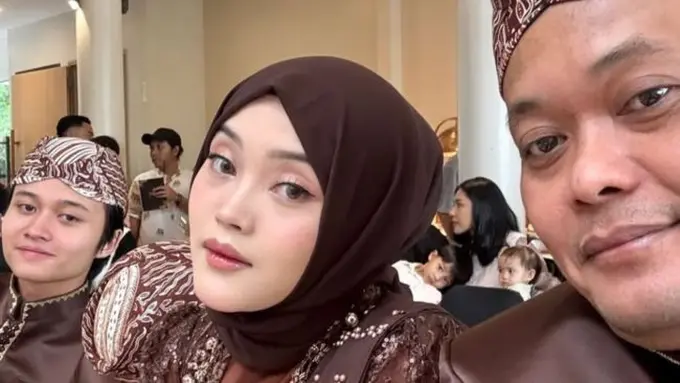 Penampilan Putri Delina di Acara 7 Bulanan Kehamilan Mahalini (credit:instagram.com/putridelinaa).