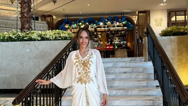 Gaya Selebritis Kenakan Baju Lebaran Nuansa Earth Tone.