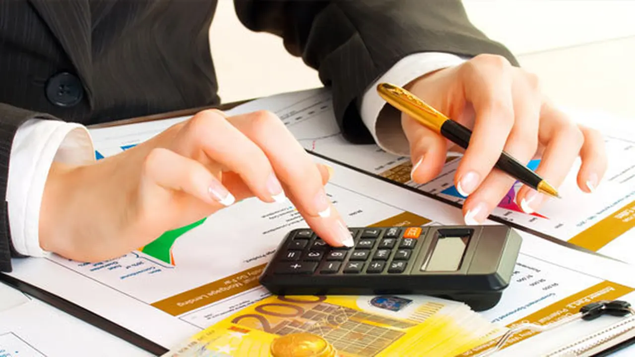 (c) shutterstock