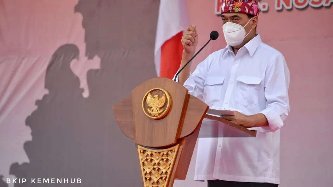 Menhub Budi Karya Sumadi dan Gubernur Bali I Wayan Koster melakukan peletakan batu pertama 2 pelabuhan di Bali. (Dok Kemenhub)