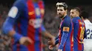 Ekspresi Striker Barcelona, Lionel Messi, saat melawan Real Madrid pada laga La Liga di Stadion Camp Nou, (3/12/2016). (AFP/Pau Barrena)