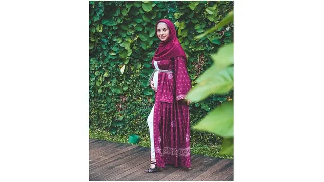 Hamil 19 Minggu, Ini 6 Potret Irish Bella Pamer Baby Bump