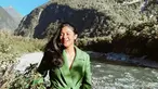 Dominasi warna earth tone seperti cokelat, abu-abu, krem, hijau tua, teracota, maupun oranye sukses membuat penampilan Naysila Mirdad jadi menawan. Tak heran putri Jamal Mirdad dan Lidia Kandou ini selalu menyita perhatian. (Liputan6.com/IG/@naymirdad).