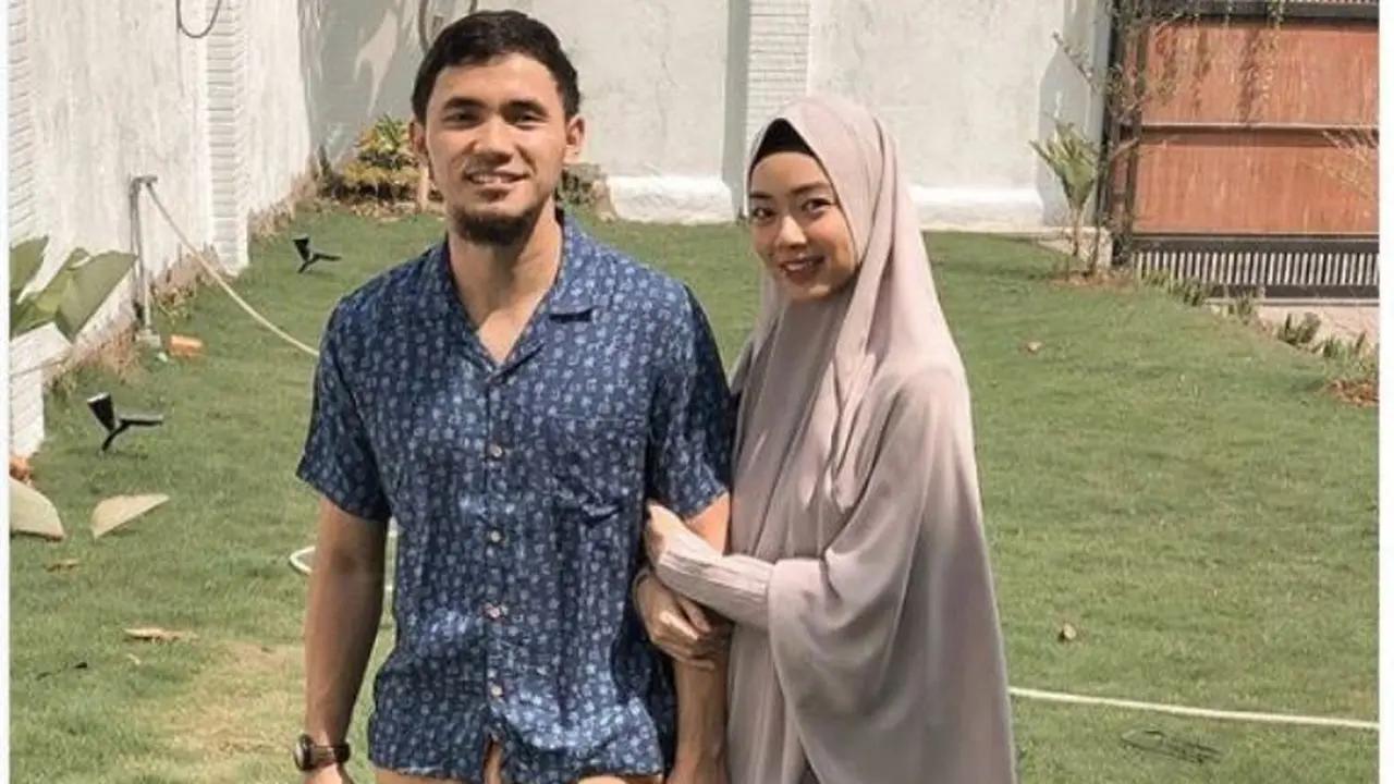 Achmad Hulaefi dan Lindswell Kwok