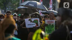 Surat terakhir untuk Presiden Joko Widodo berisi kekecewaan atas tidak terealisasinya janji-janji untuk keadilan bagi korban pelanggaran HAM selama 10 tahun berkuasa. (Liputan6.com/Angga Yuniar)