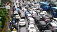 Citraland Banjir, Tomang Arah Grogol Macet Tak Bergerak