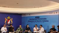Diskusi Connect! #9: Developing a Sustainable Ecosystem for Electric Vehicles, yang digelar oleh KONEKSI bersama KADIN Indonesia yang dilaksanakan di Menara KADIN (Liputan6.com/Muhamad Ridwan)
