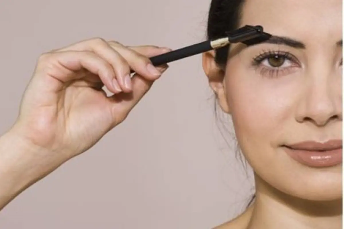 Tips Membuat Alis Tebal dan Hitam Alami