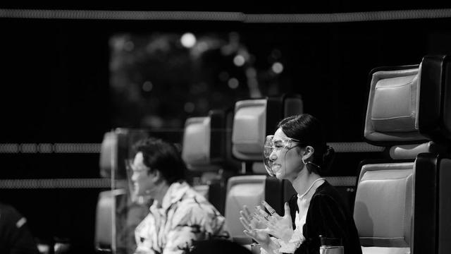 6 Potret Isyana saat Jadi Juri The Voice Kid Indonesia, Disebut Mirip Cheon Seo Jin