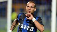 2. Wesley Sneijder – Pria 34 tahun ini memulai karier profesional pada musim 2002/03 bersama Ajax Amsterdam. Mantan bintang Inter Milan ini dinilai sebagai salah satu playmaker terbaik yang pernah diproduksi akademi Ajax. (AFP/Vincenzo Pinto)