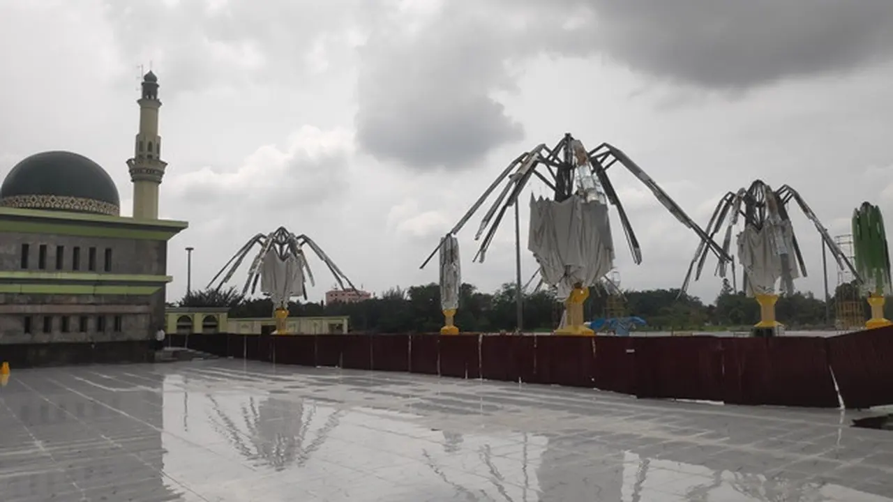 Proyek payung elektrik Masjid An-Nur Pekanbaru bernilai Rp42 miliar yang gagal dibangun oleh kontraktor.