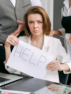 Membuat terlalu banyak keputusan setiap hari dapat menguras energi mental dan memengaruhi kualitas keputusan berikutnya. {Foto/Dok: Pexels)