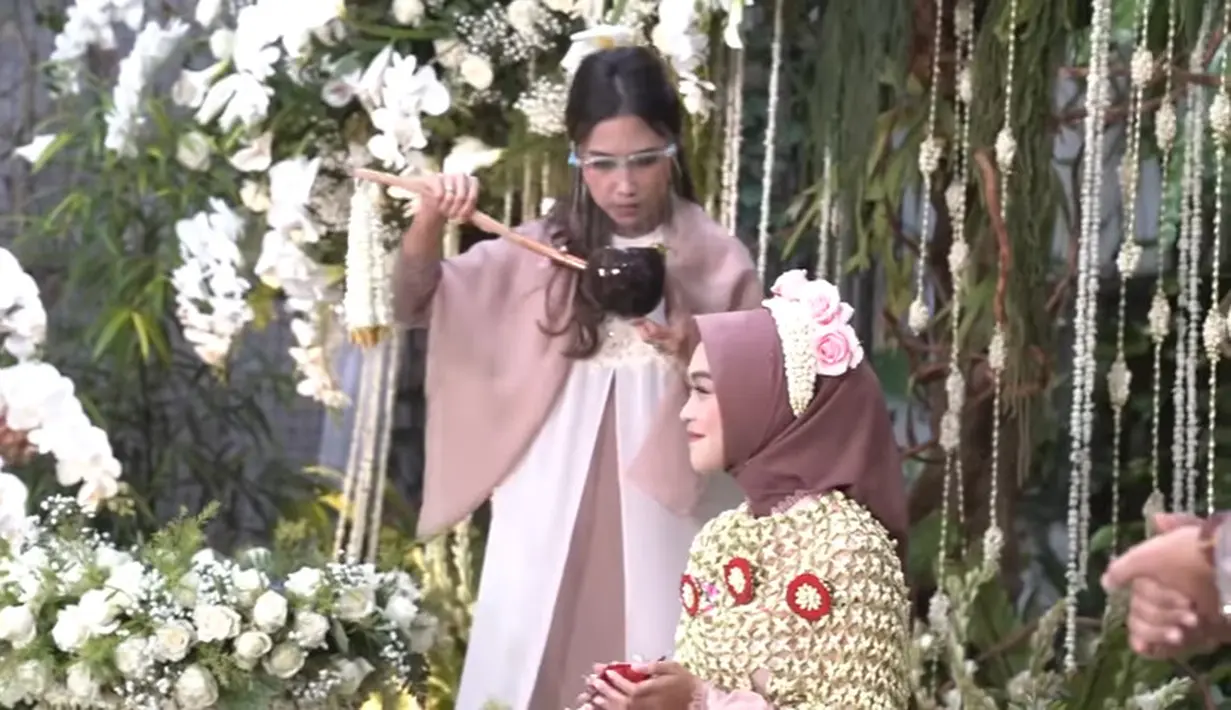 Siraman Ria Ricis (Youtube/ Ricis Official)