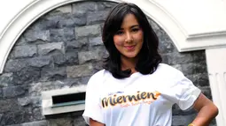 Aktris Selena Alesandra saat ditemui di acara syukuran film Miemien di kawasan Cirendeu, Tangerang Selatan, Banten, Senin (4/5/2015). Miemien merupakan sebuah film komedi-drama yang dipadukan dengan cerita horor. (Liputan6.com/Faisal R Syam)