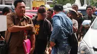 Dua napi teroris dipindahkan ke Lembaga Pemasyarakatan Kelas II A Kota Bengkulu. (Liputan6.com/Yuliardi Hardjo Putro)