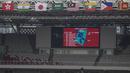 Deretan bendera peserta invitation tournament cabang atletik terpasang di Stadion Utama Gelora Bung Karno, Jakarta, Jumat (9/8/2018). Lokasi ini akan dijadikan venue dari invitation tournament cabang atletik. (Bola.com/Vitalis Yogi Trisna)