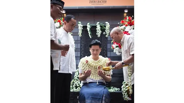 7 Potret Cut Meyriska dan Roger Danuarta Jalani Tradisi Khas Aceh (sumber: Instagram.com/dierabachir)