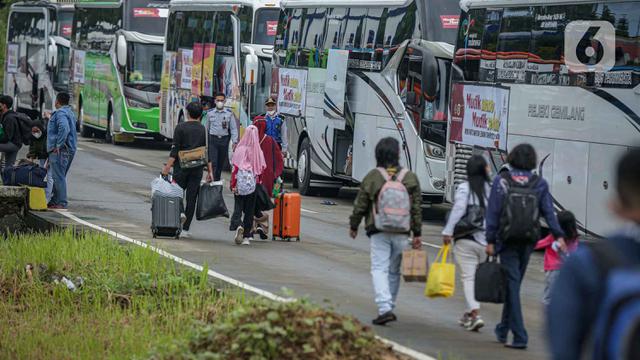 Peserta Mudik Gratis Kemenhub Penuhi Terminal Jatijajar Depok