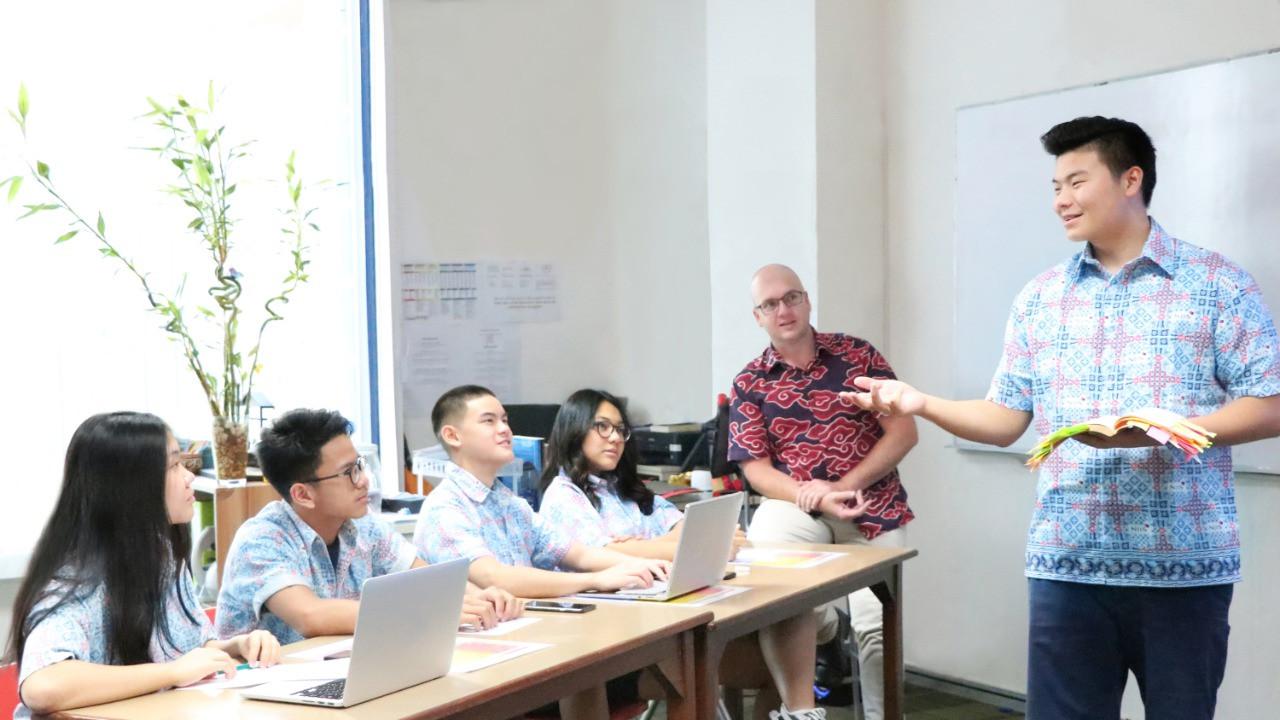 Gelar Program Mini MBA, NJIS Jakarta Ajak Siswa Belajar Bisnis dari Kampus Terbaik Dunia