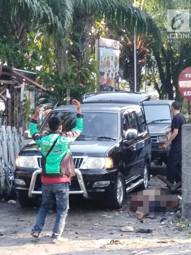 Bom Bunuh Diri Ledakan Gereja di Surabaya