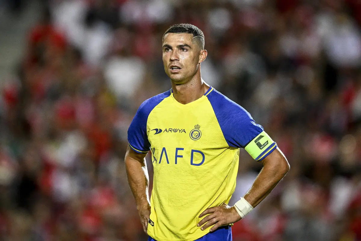 Foto: Dua Rekannya Tampil Impresif, Cristiano Ronaldo Tunjukkan Ekspresi Ini Setelah Al Nassr Dibantai Benfica