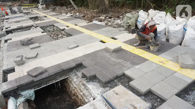 Trotoar Jalan Kemang Raya Direvitalisasi