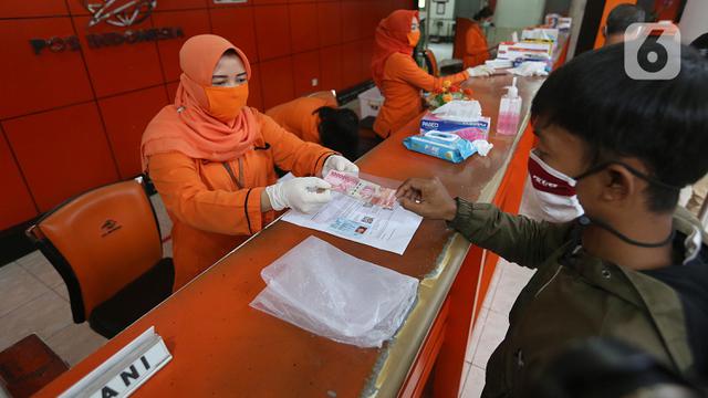 Kantor Pos Bogor Salurkan Bantuan Sosial Tunai ke Warga Terdampak Covid-19