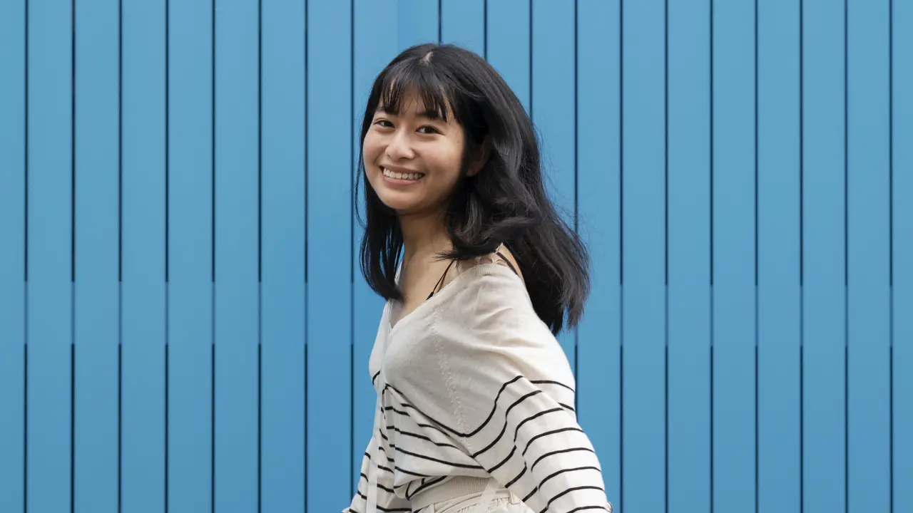 wanita agustus tawa