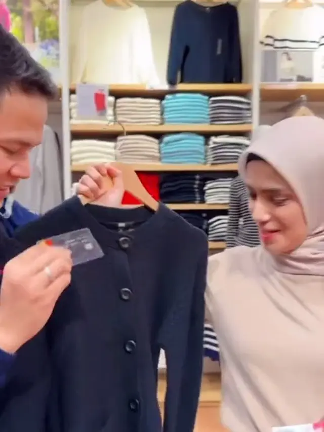 Momen Nadya Mustika belanja bersama suami (Sumber: TikTok/Nike Ramadhani)