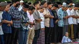 Ada 105 lokasi yang akan menggelar sholat Idul Adha di Surabaya. (JUNI KRISWANTO/AFP)