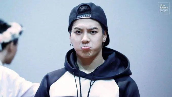 Jackson GOT7 dalam kondisi kurang sehat saat bertemu dengan penggemarnya, Sabtu (11/3/2017) lalu. (Foto: Amino)