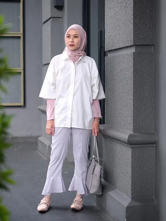 "Alhamdulillah, Ramadan ini tambah anak lagi dan Cybil sudah bisa puasa full. Tidak sulit dibangunkan sahur, jadi bantu sekali," ungkap Zaskia Adya Mecca seperti dilansir dari Kapanlagi.com. (Instagram/zaskiadyamecca)