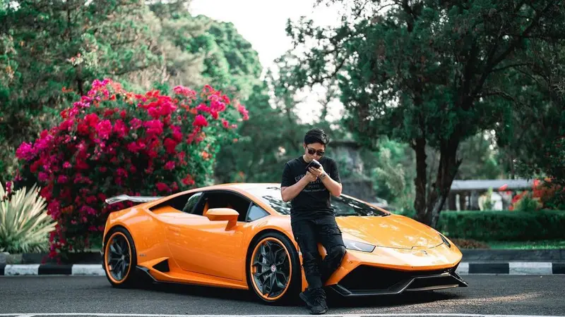 Doni Salmanan naik motor mobil mewah (Instagram/@donisalmanan)