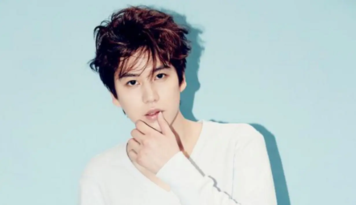 Sudah tidak perlu diragukan lagi kemampuan vokal dari Kyuhyun Super Junior. Ia juga bisa menyesuaikan vokalnya dengan berbagai genre musik. (Foto: soompi.com)