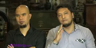 Ahmad Dhani dan pengacaranya, Ramdan Alamsyah merasa curiga akan kedatangan ayah farhat di PN Jaksel.