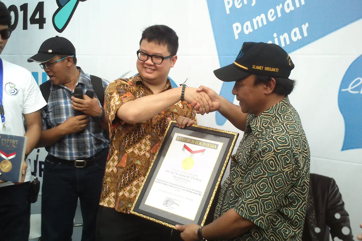 Berkat Ikan Lele, Dirjen Perikanan Budidaya Raih Rekor Muri